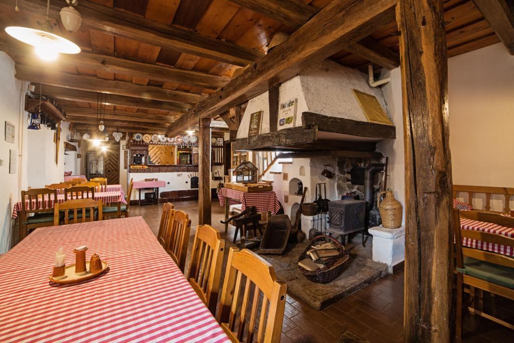 Penzion Stary Hostinec Banská Štiavnica エクステリア 写真