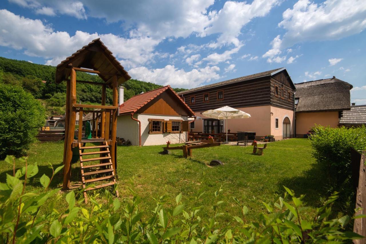 Penzion Stary Hostinec Banská Štiavnica エクステリア 写真