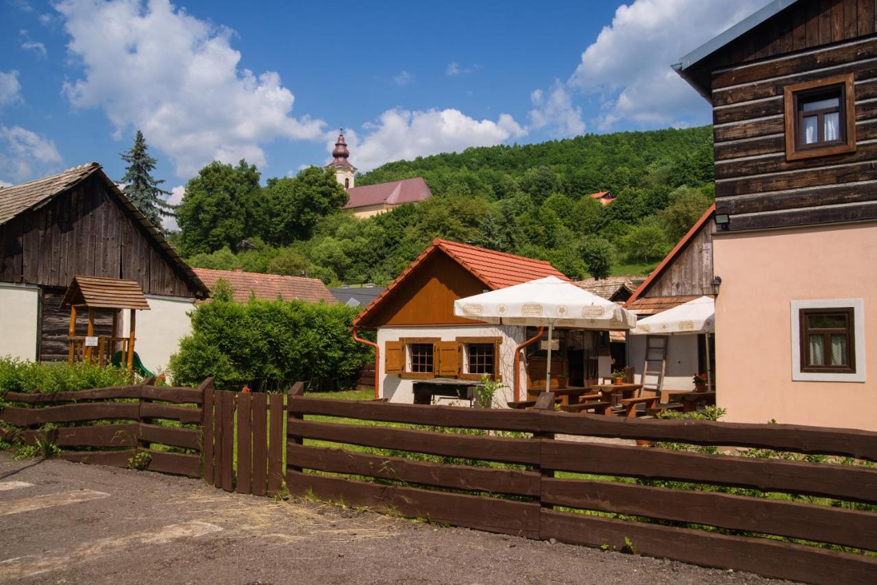 Penzion Stary Hostinec Banská Štiavnica エクステリア 写真