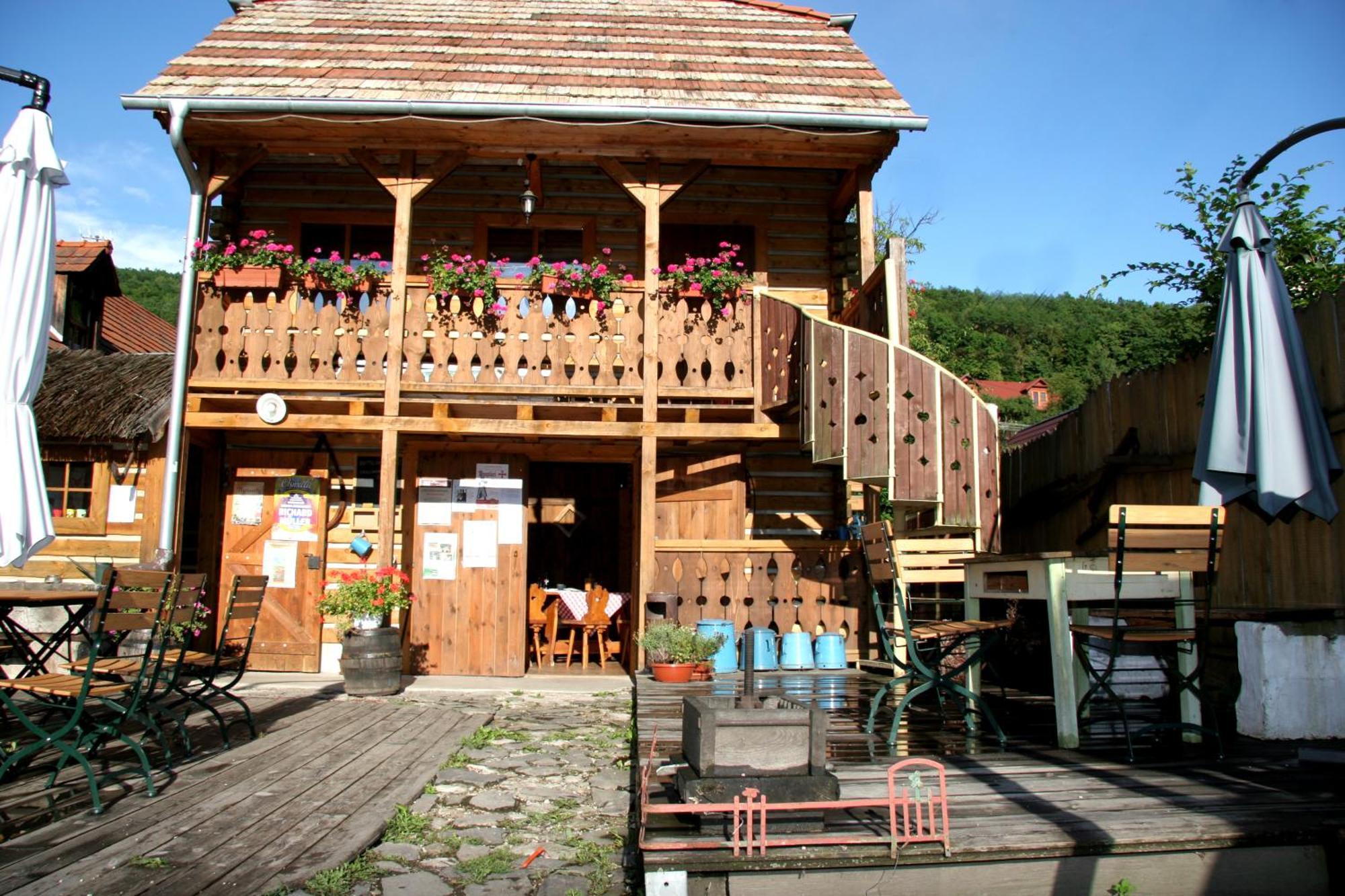 Penzion Stary Hostinec Banská Štiavnica エクステリア 写真